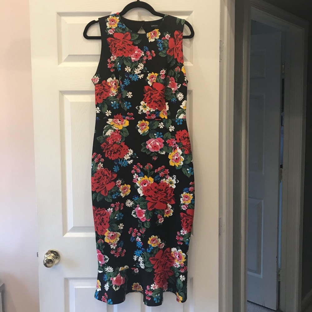 Beautiful floral dress!
